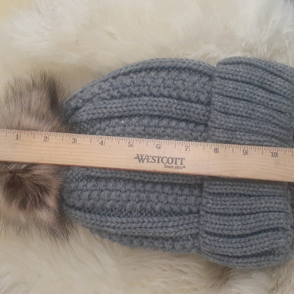 NEW TAN GRAY chunky knit acrylic Faux FUR  pompom beanie hat - Picture 3 of 4